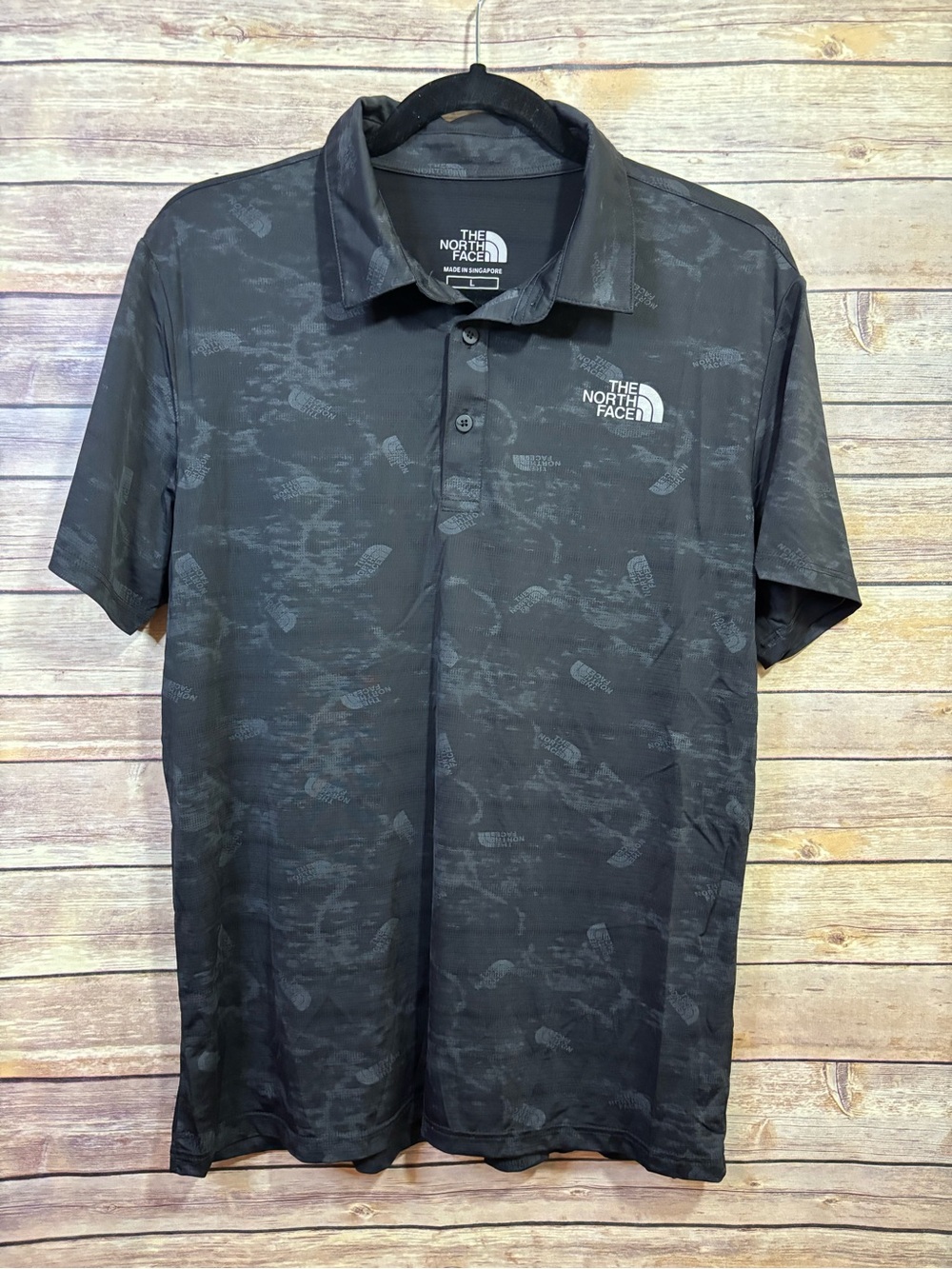 North Face golf shirt Black with Spellout print design Size Large